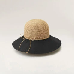 Kalola 9 Kalola -Chic & Cozy HAT50575 NatBlk 3