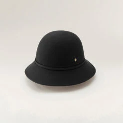 Alto 6 -Chic & Cozy HAT51430 Black 1