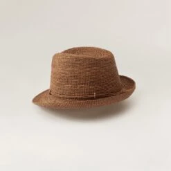 Sam -Chic & Cozy HAT51553 Nutshell 3