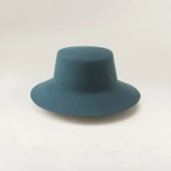 Reign -Chic & Cozy HAT51600 AlpineFor 4