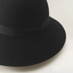 Joyce -Chic & Cozy HAT51606 BlkBlk 4