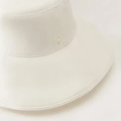 Isador 9 Isador -Chic & Cozy HAT51768 White 4