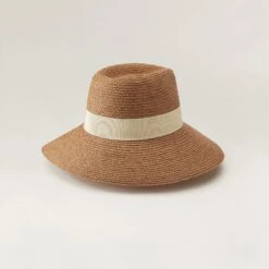 Farida -Chic & Cozy HAT51771 NougatCre 3