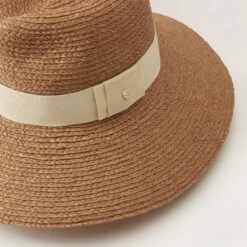 Farida -Chic & Cozy HAT51771 NougatCre 4