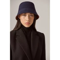 Leo -Chic & Cozy HAT51802 Peacoat 2