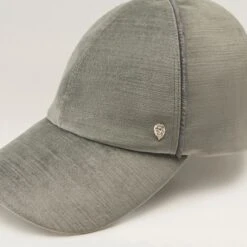 Corinne 11 Corinne -Chic & Cozy HAT51814 RIVERROCK 4