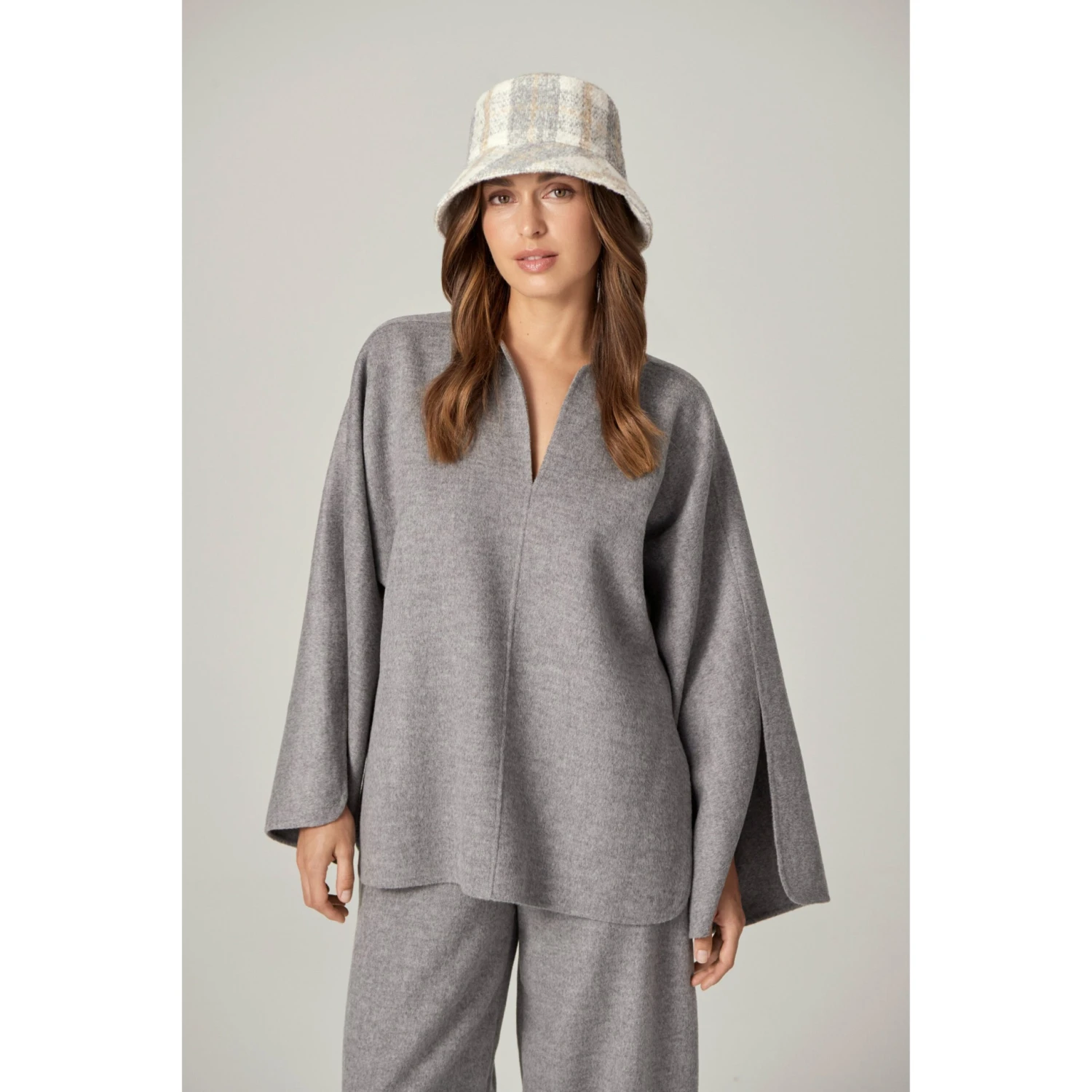 Esmae 4 Esmae - Image 2