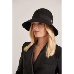 Joyce -Chic & Cozy JOYCE BLACK BLACK 3000x3000 fe618a9e 8436 4525 bd60 062e4ead10b7