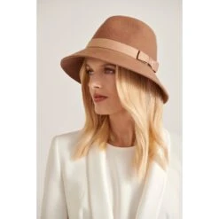 Orpella -Chic & Cozy ORPELLA CAMEL 2 3000x3000 de4581ee 5d9b 448a bbf5 ead0687c8adf